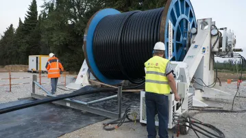 Unrolling of cabling in Villeneuve-la-Rivière
