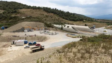 Plataforma de entrada al túnel en Montesquieu-des-Albères