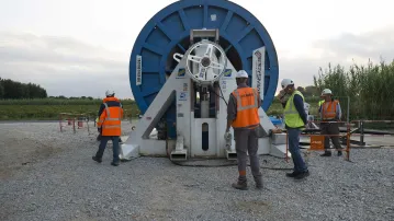 Unrolling of cabling in Villeneuve-la-Rivière