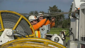 Unrolling of cabling in Villeneuve-la-Rivière