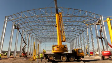 Lifting structures for the converter halls in Baixas