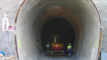Construcció de la plataforma d’entrada al túnel en Montesquieu-des-Albères