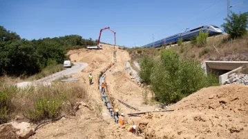 Digging a trench in the town of Le Boulou